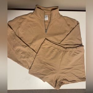 Aritzia Tna Airy Fleece Perfect 1/4 Zip Cropped Sweatshirt with Shorts